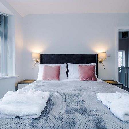 Sandileigh House By Yourstays - Luxurious 3 Bedroom House In 알트링캠 외부 사진