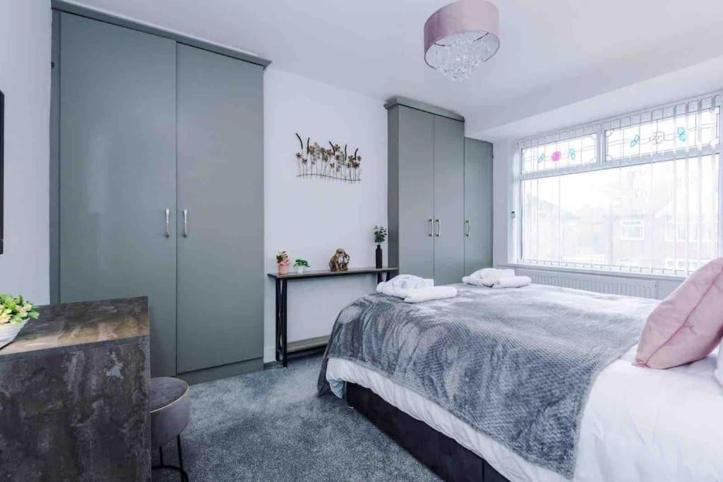Sandileigh House By Yourstays - Luxurious 3 Bedroom House In 알트링캠 외부 사진